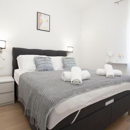 Triple A Apartment Сплит Екстериор снимка