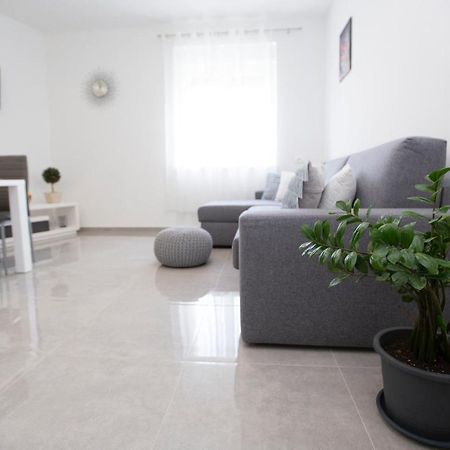Triple A Apartment Сплит Екстериор снимка