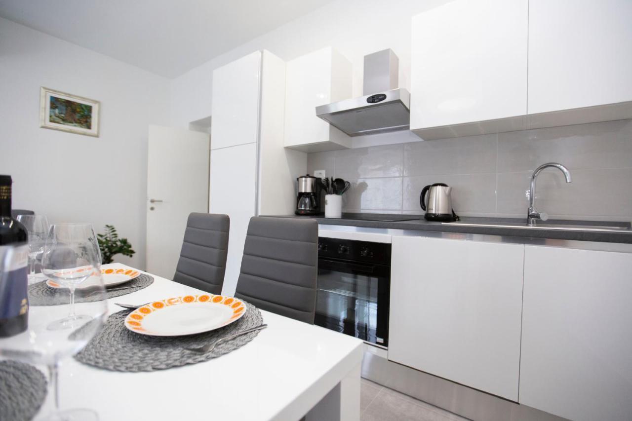 Triple A Apartment Сплит Екстериор снимка