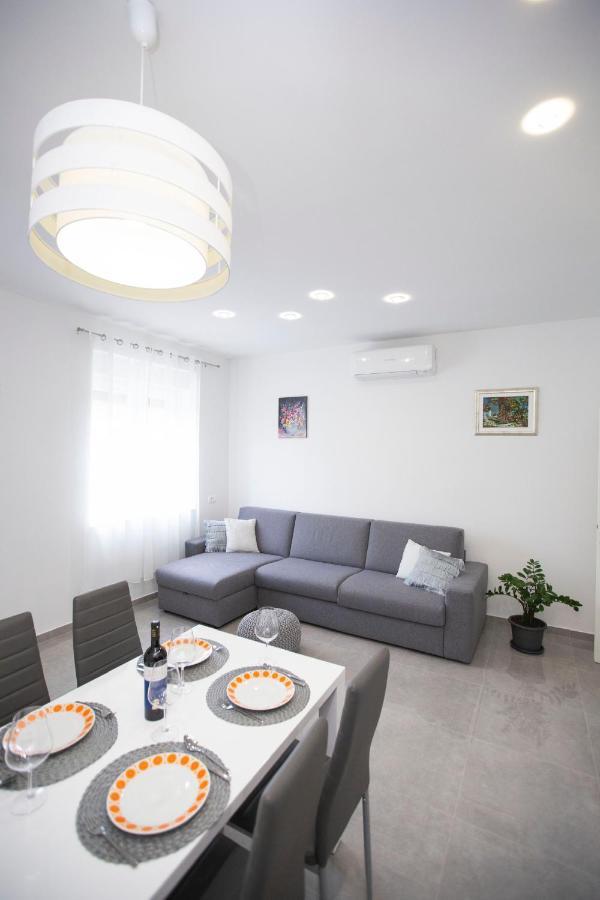 Triple A Apartment Сплит Екстериор снимка